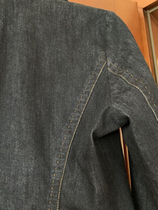 Продаю джинсовий піджак жіночий темно-синього кольору