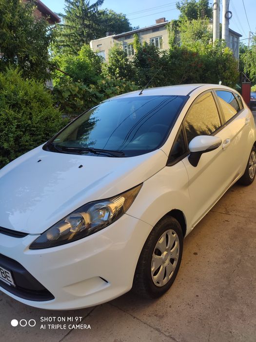Продам автомобіль Ford fiesta 2010