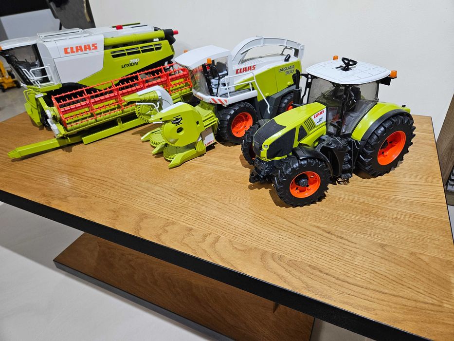 Zabawki BRUDER-Traktory-Kombajny-Maszyny-Przyczepy-Koparki