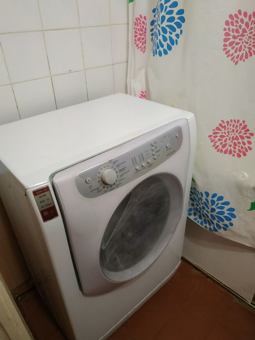 Гарна квартира ,р-н Червоний міст