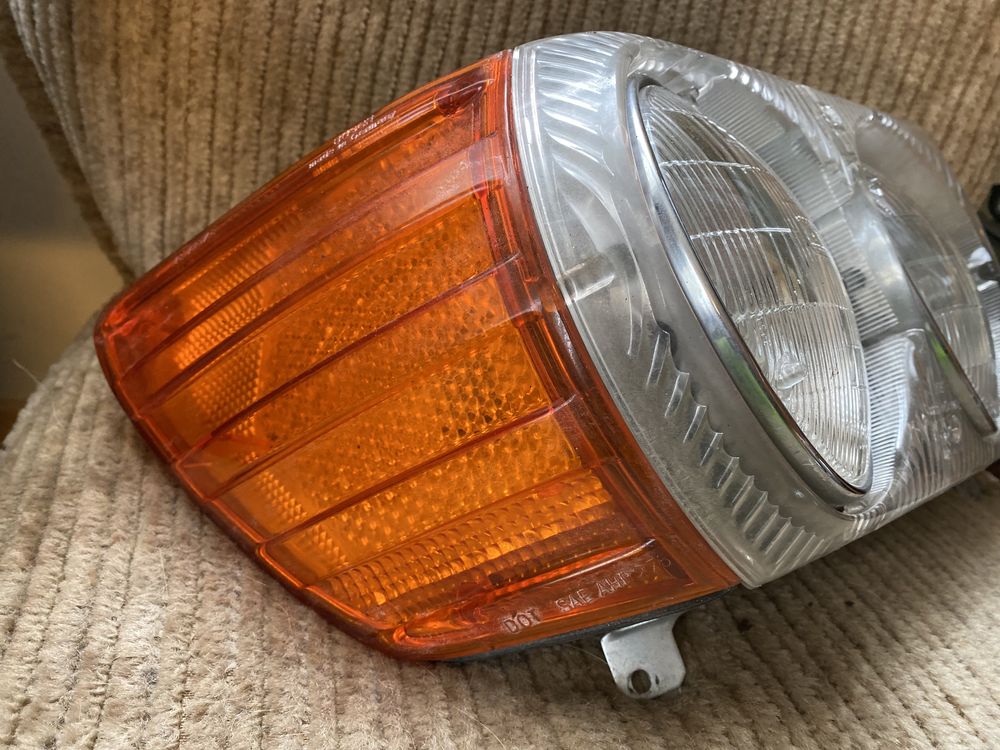 Mercedes w107 r107 SL SLC wer. usa lampa przod prawa