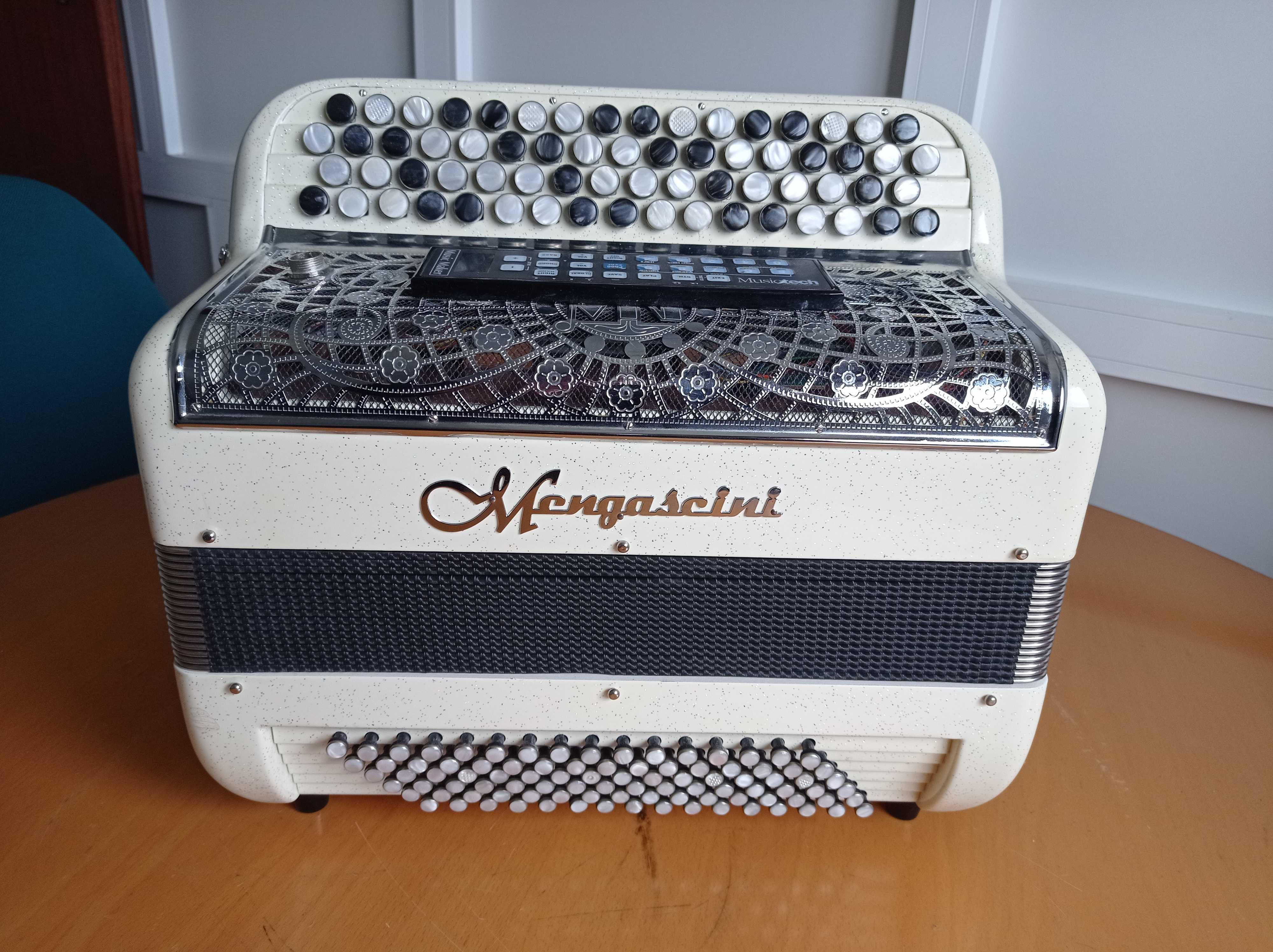 Acordeão Digital Mengascini  Sistema Musictech