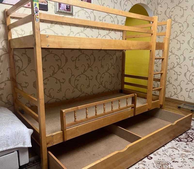 Ліжко двоярусне, дерев'яне, дитяче