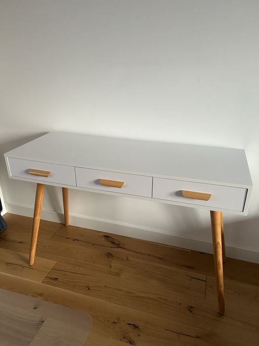 Biurko toaletka biała