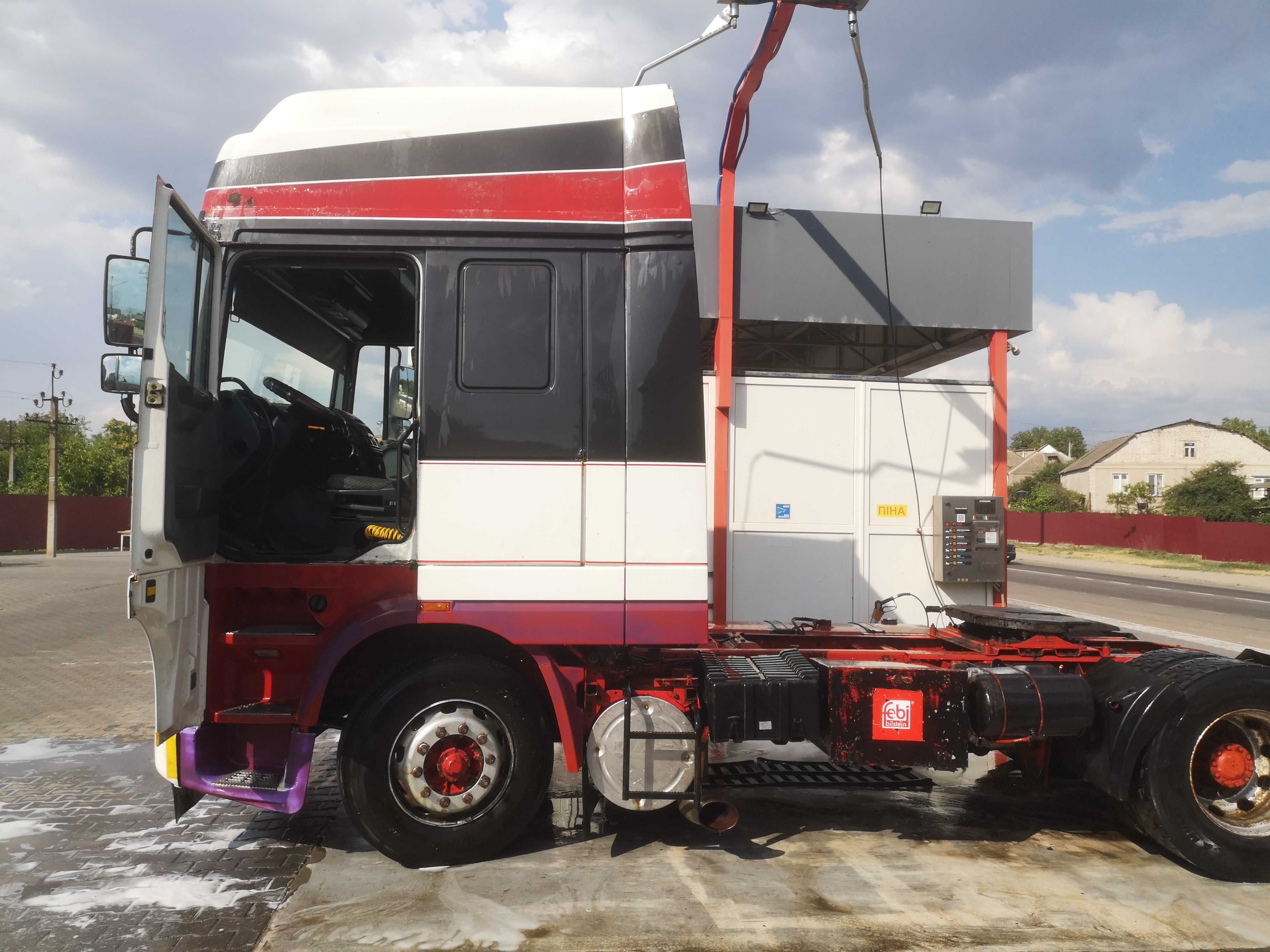 DAF XF 95 тягач 1998год