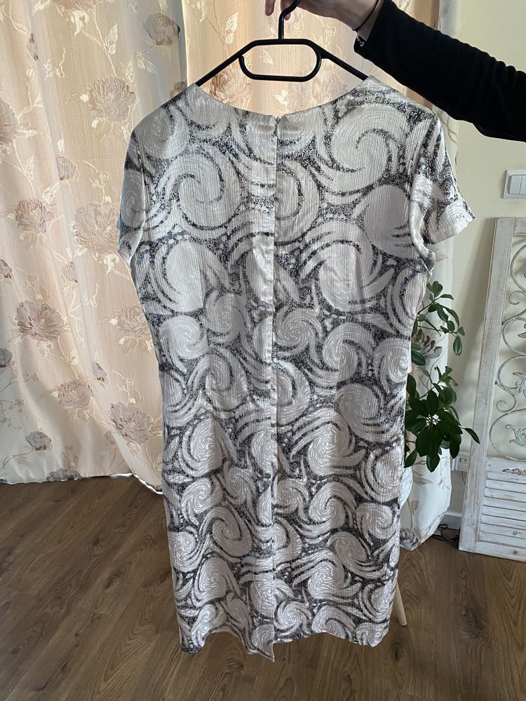 Elegancka sukienka Dana Collection wesele r. 44