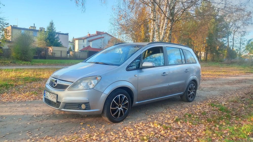 Opel Zafira * 1.6 LPG * 7osobowy *  Serwisowany * Bez rdzy * Hak * Stan BDB *