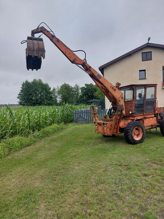 Koparko- ładowarka, cyklop samojezdny