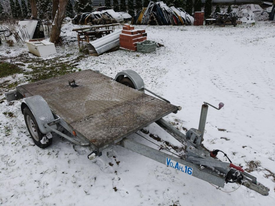 Przyczepka samochodowa