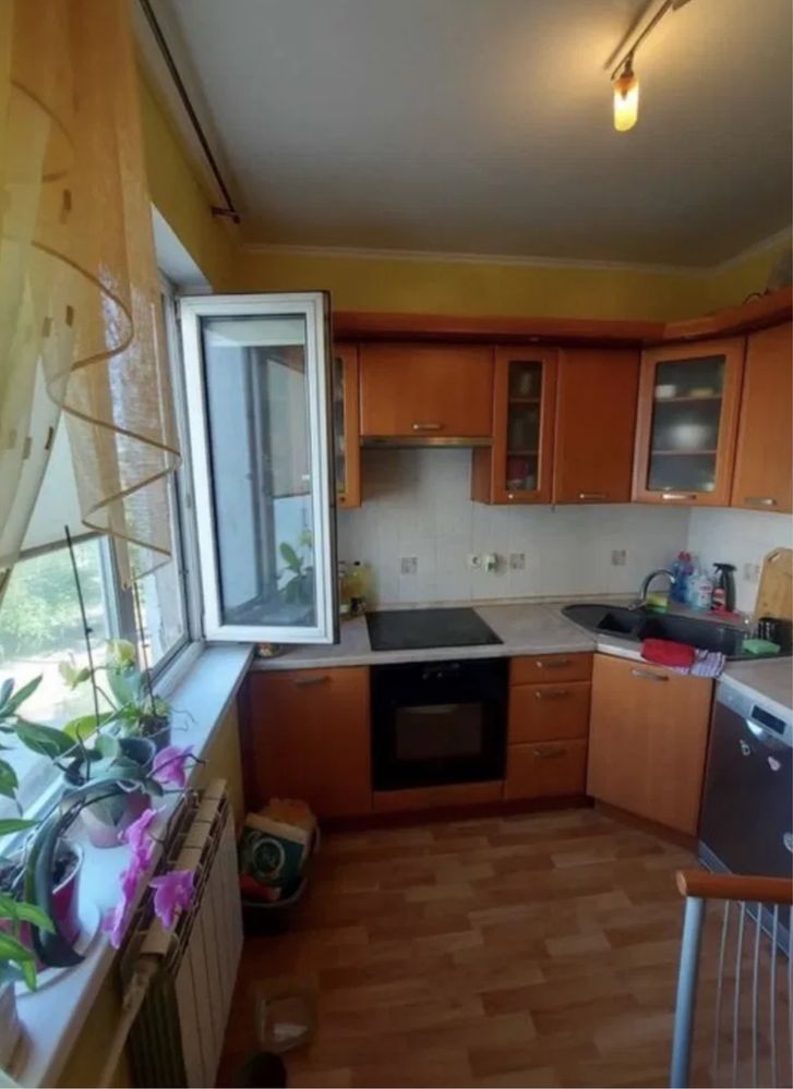 Продаж 2к квартири вулиця Райдужна 63