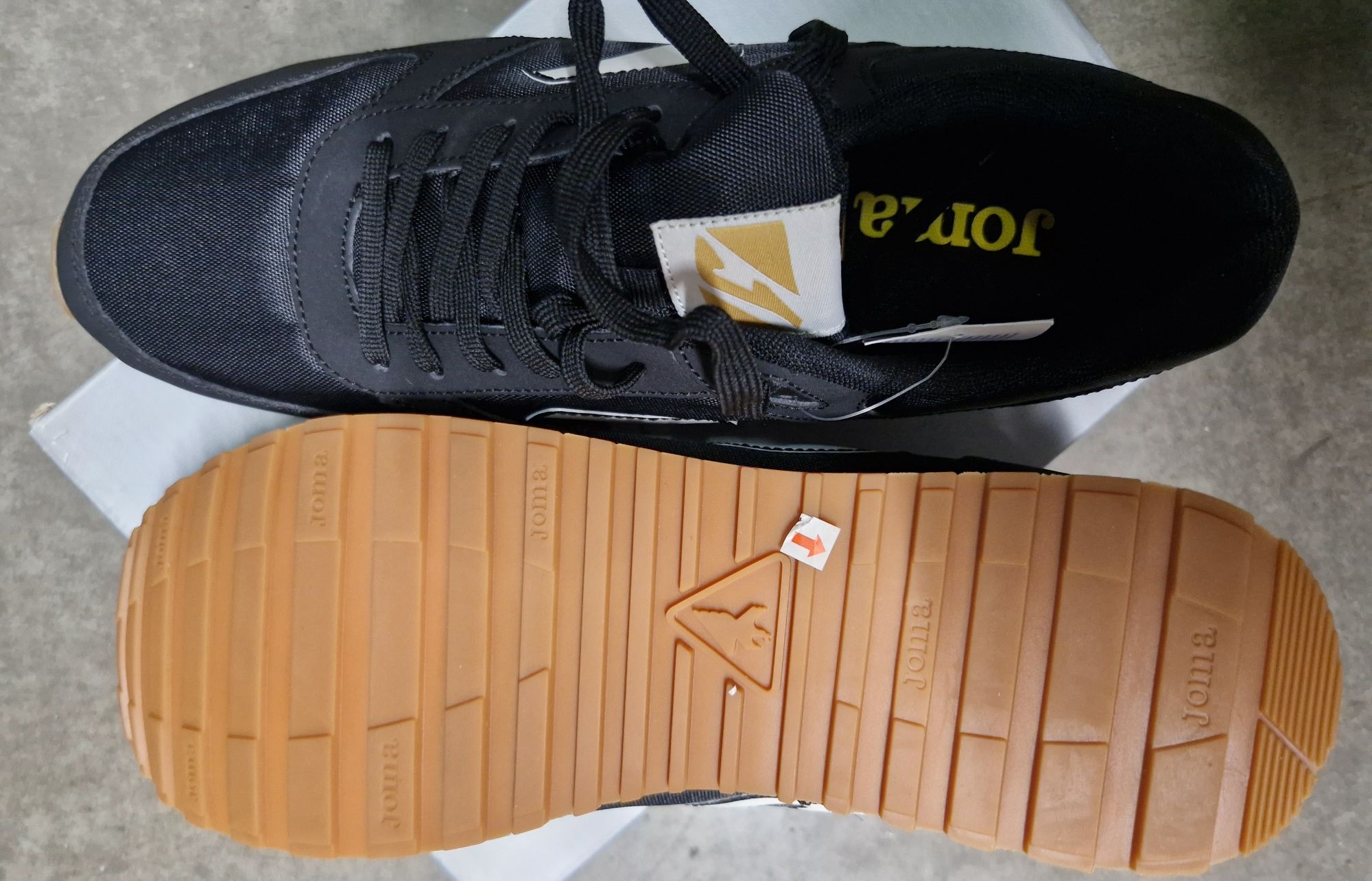 Tenis Joma novos na caixa n 46 
Excelente qualidade0