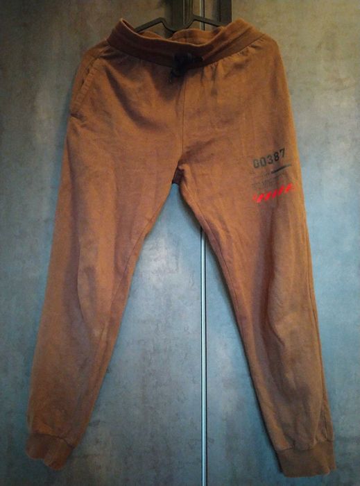 Spodnie dresowe 152cm