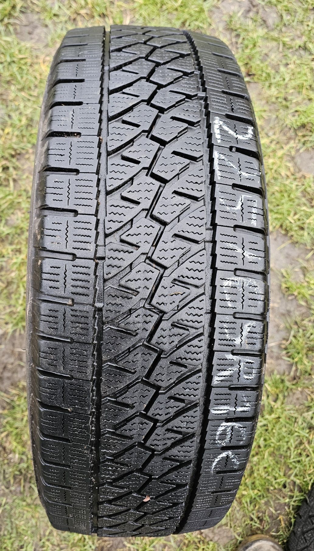 Opony zimowe Bridgestone 225/65R16C 112/110R