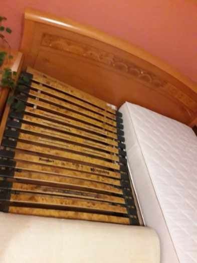 Łóżko sypialniane 180×200 z regulowanym zagłówkiem