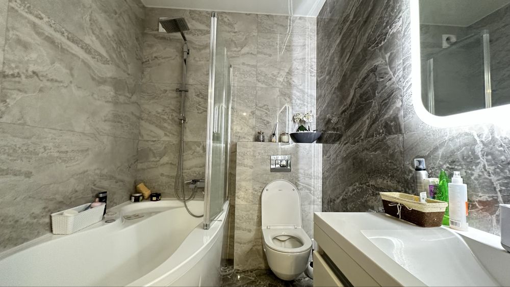 Довгострокова оренда 2к  поруч з центром міста