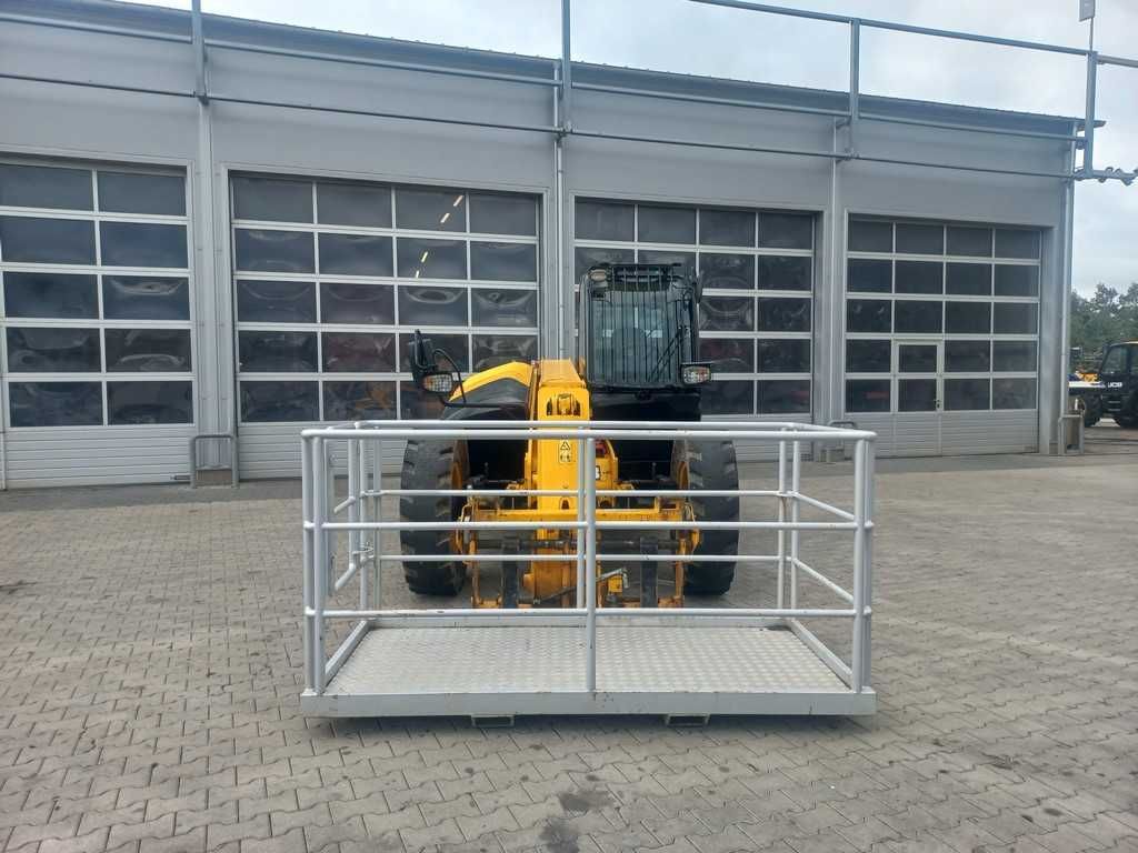 Ładowarka teleskopowa JCB 541-70  - wynajem ładowarki teleskopowej