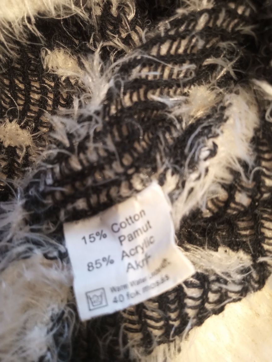 Wlochacz sweter XS/S dlugi kremowy czarne kropki tunika