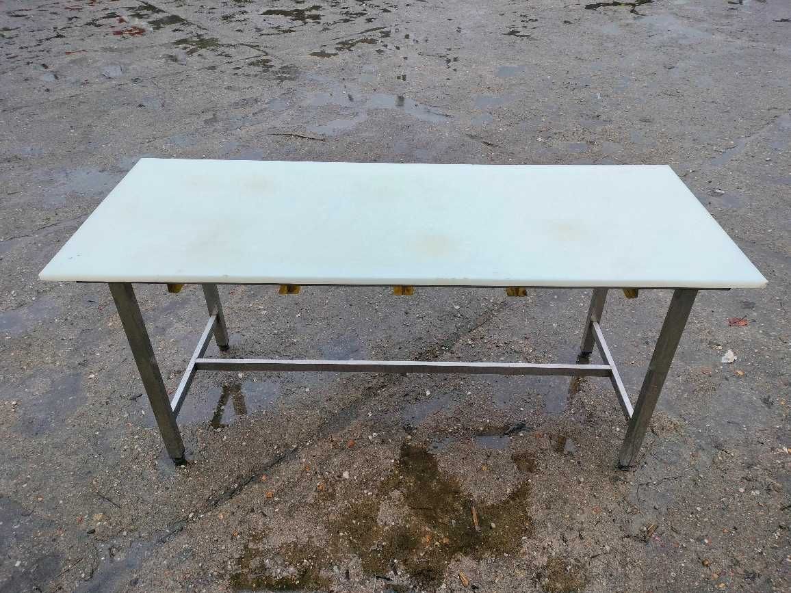 Stół na stołówkę ze stali nierdzewnej z blatem z polietylenu Dł. 180cm