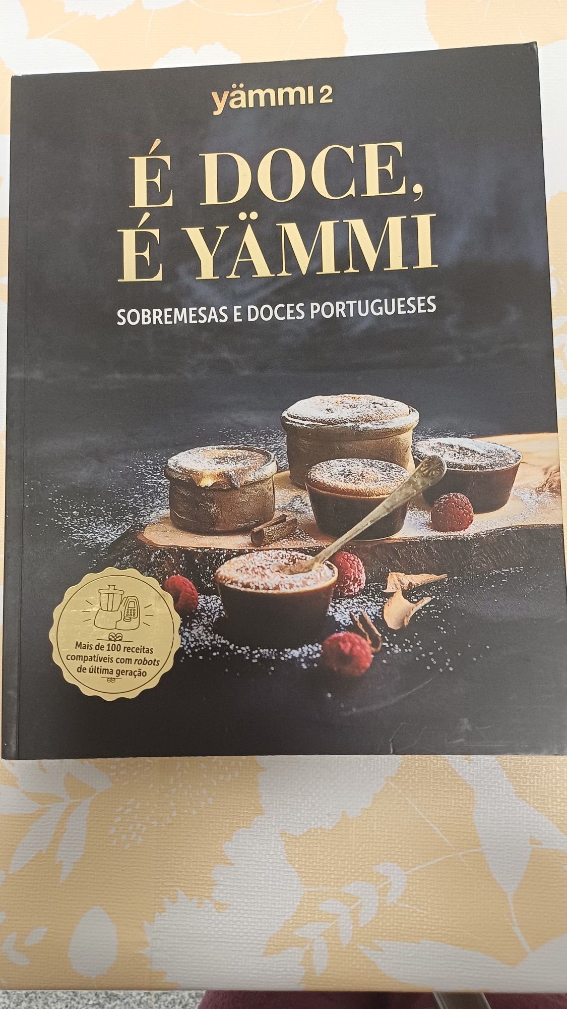 Iivro de receitas Yammi Doces e sobremesas