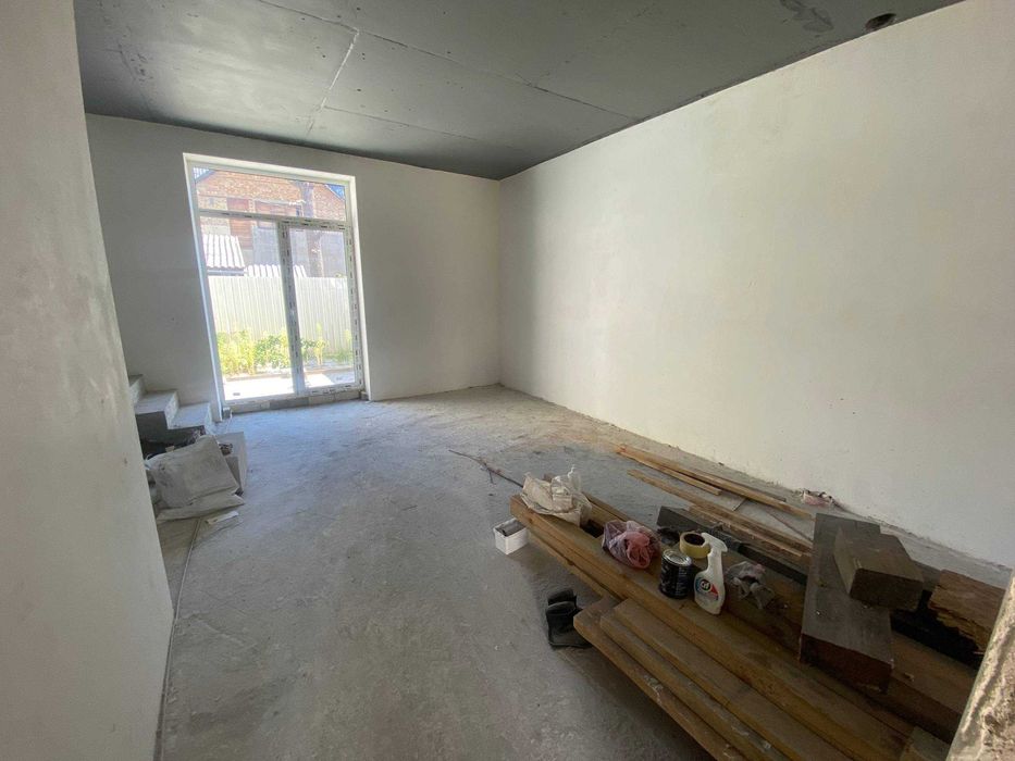 Таунхаус зі штукатуркою з мінімальними податками в центрі Ірпеня!!