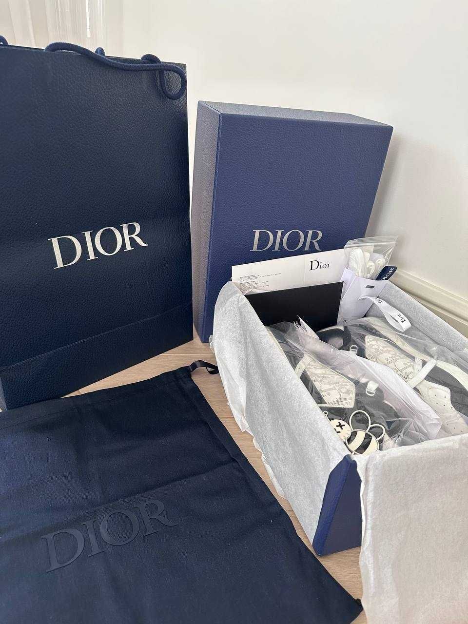Одяг, взуття, аксесуари - BOLLE, MIU MIU, DIOR