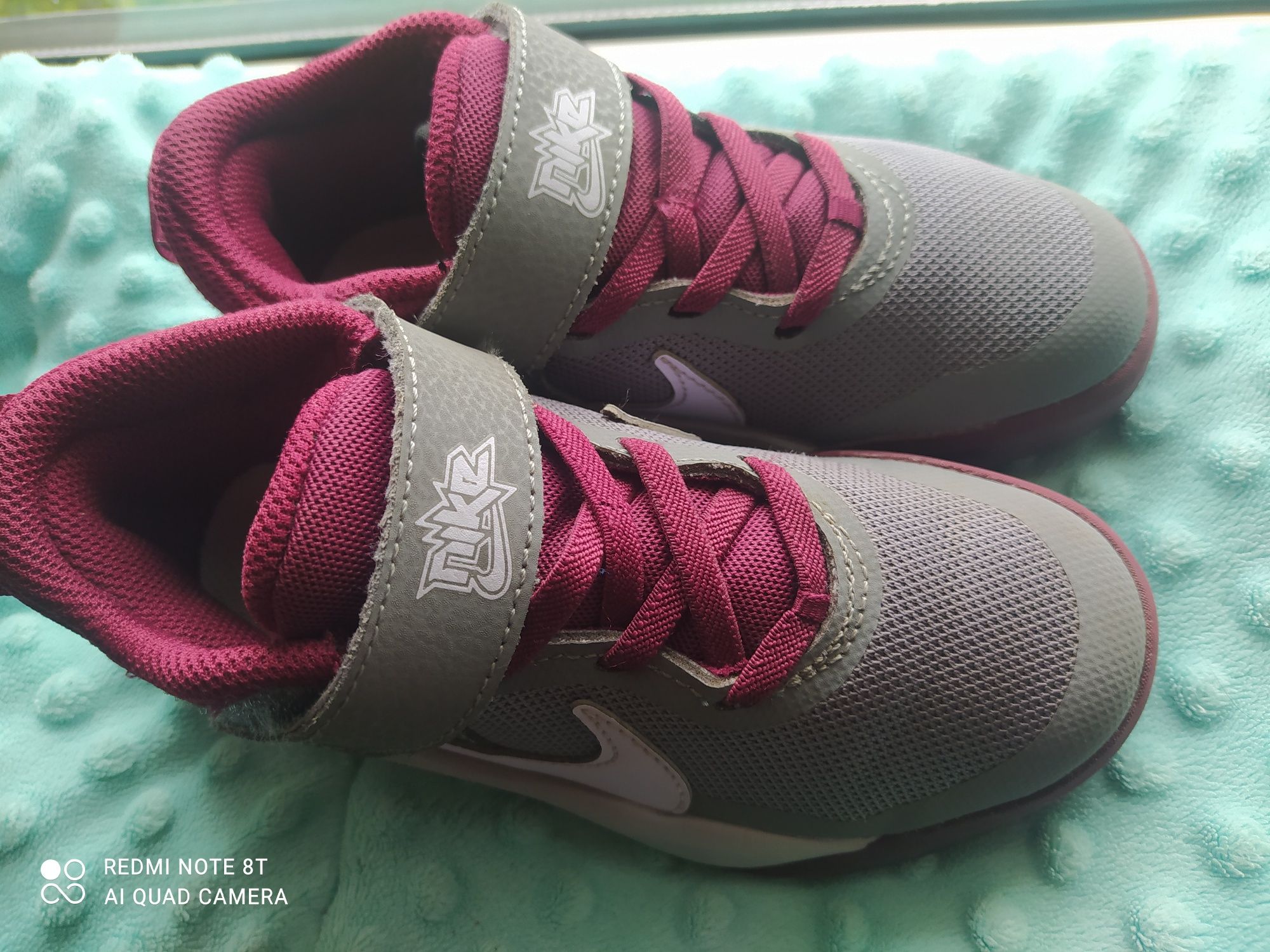 Promocja Piękne Nike Team Hustle D10 buty sportowe sneakersy rozmiar 2