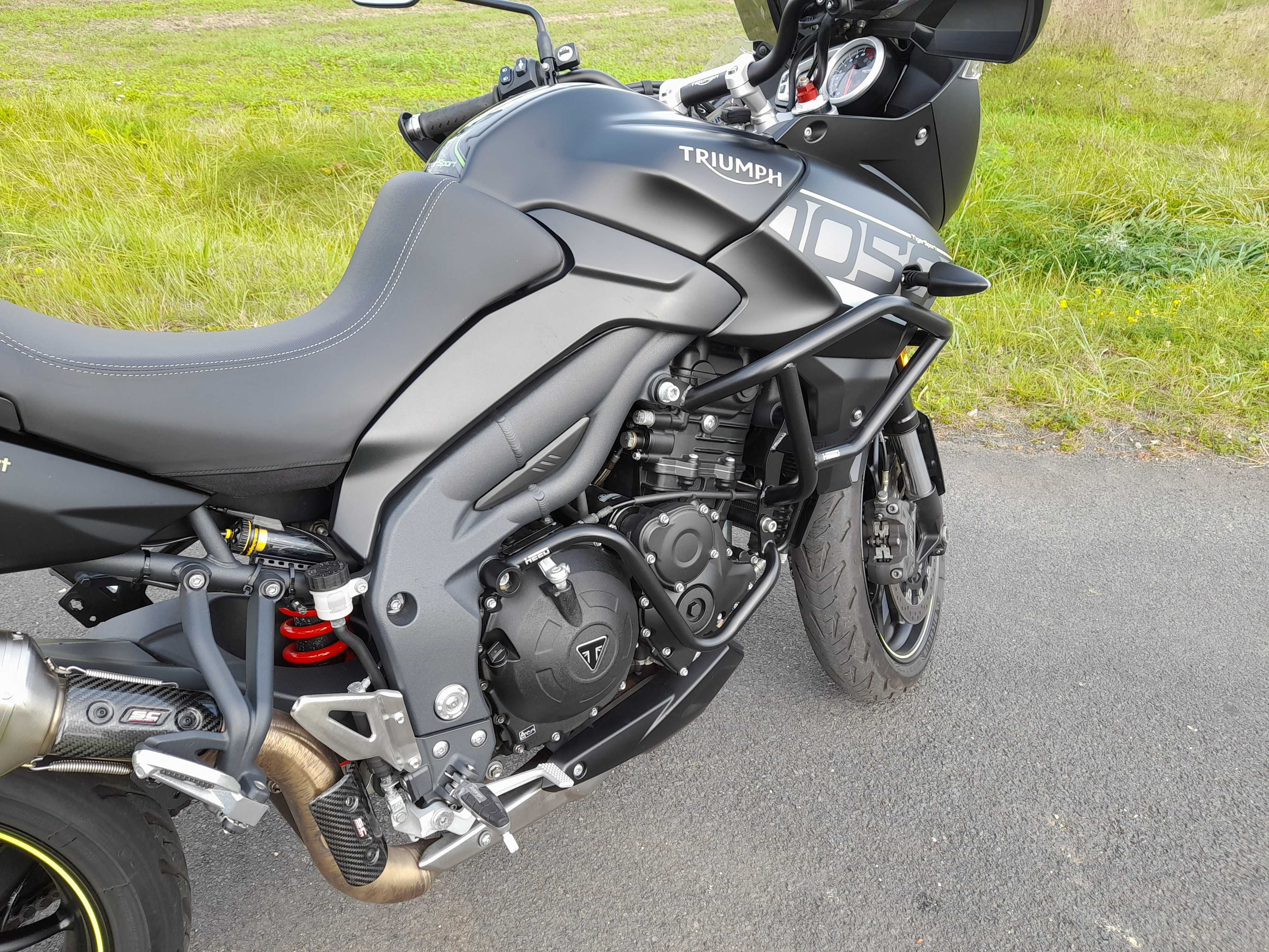 Triumph tiger sport 1050 salon pl