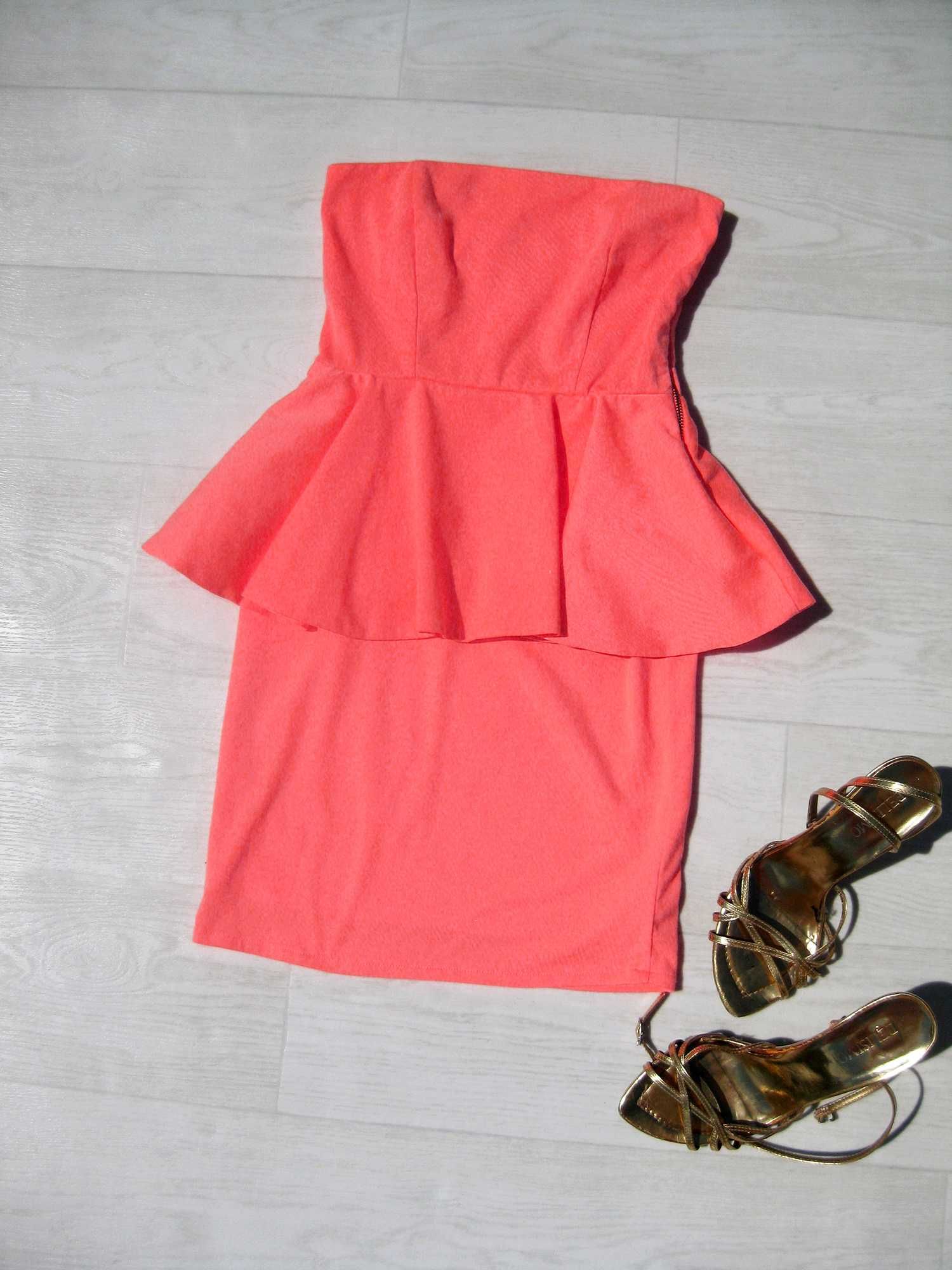 Яркое гелевое розовое оранжевое платье бюстье с баской Zara S