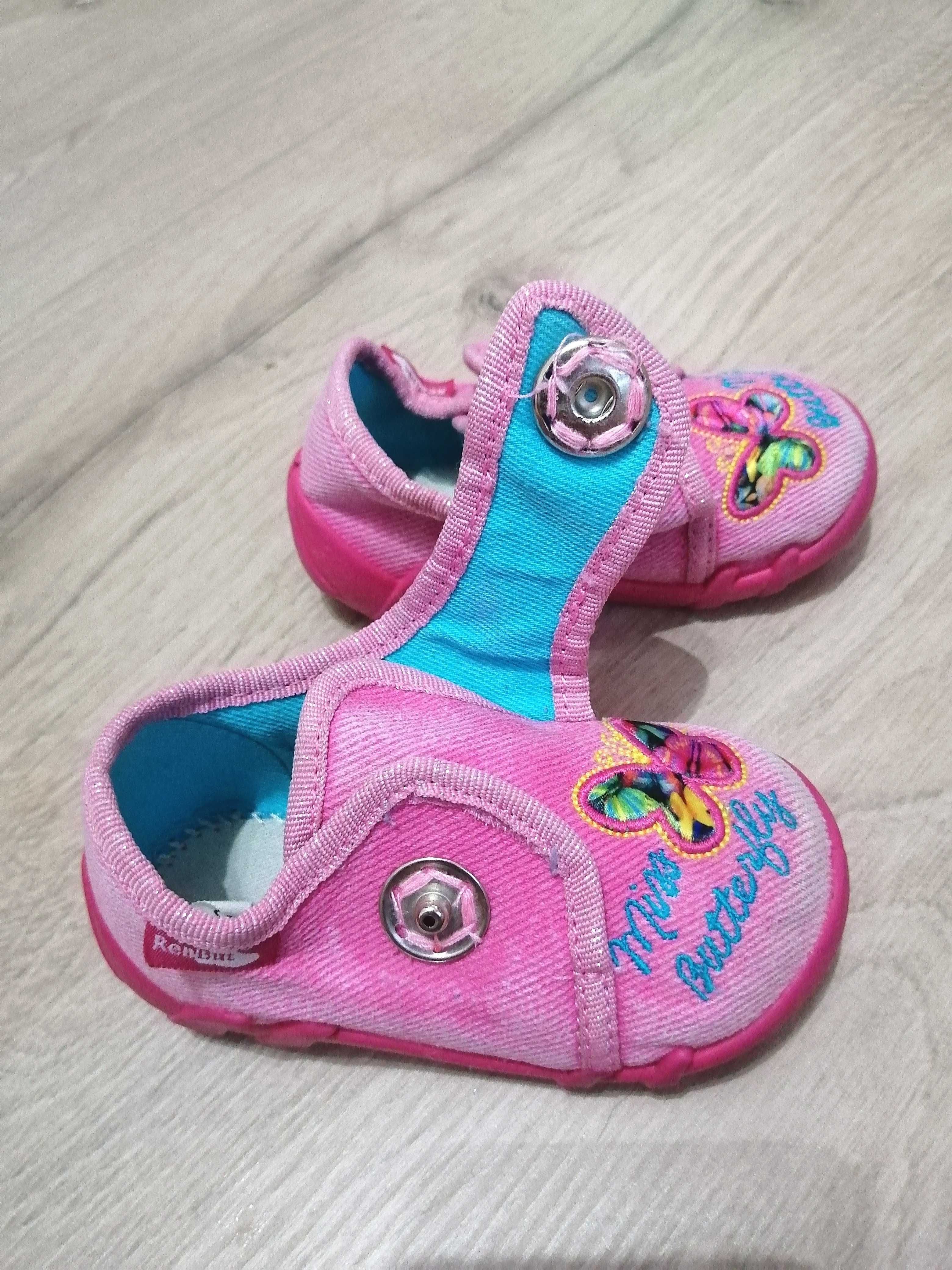 #6. Dziewczęce sandałki/ buty wsuwane r. 21