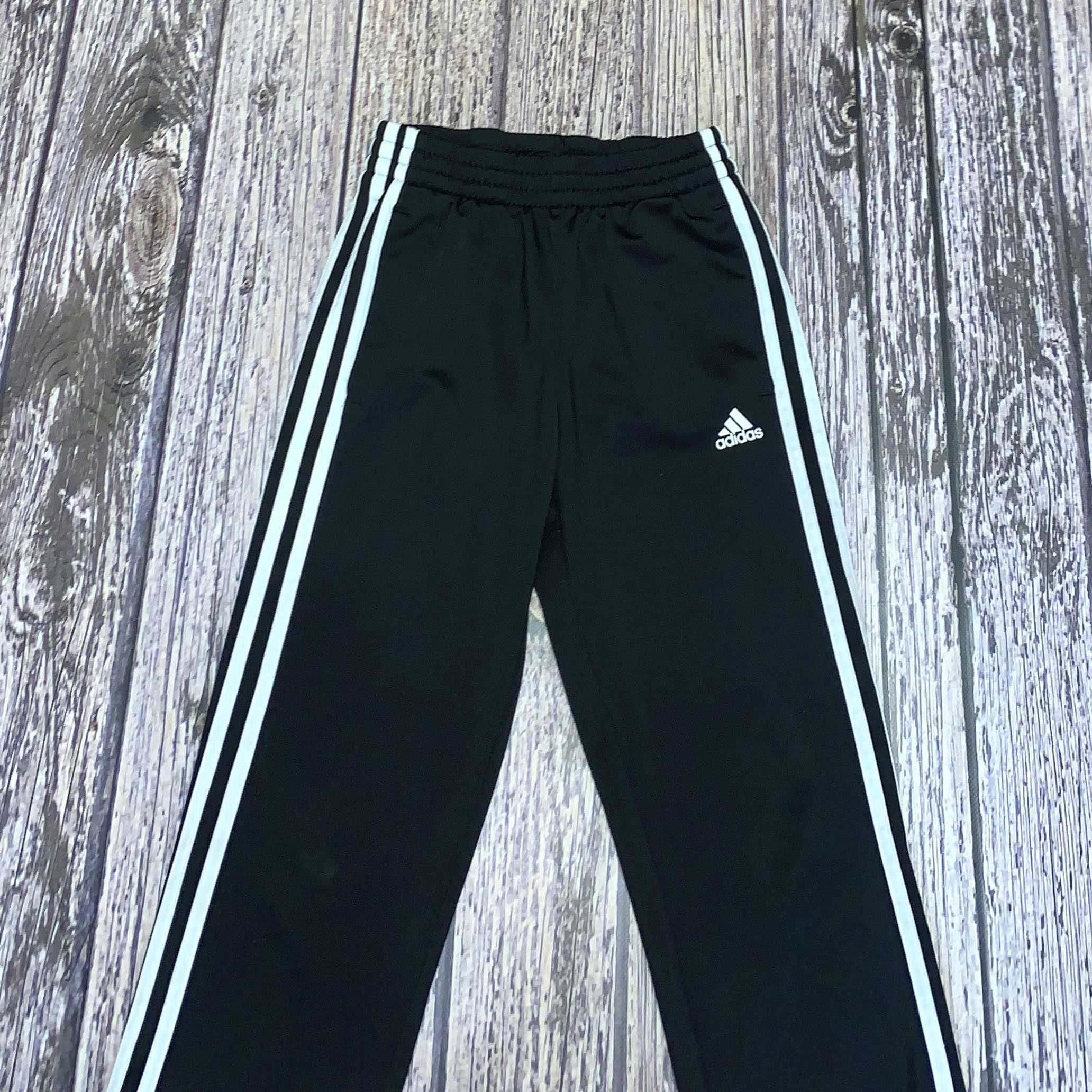 Спортивный костюм Adidas для мальчика 9-10 лет, 134-140 см