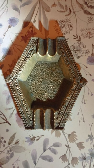 Stara mosiężna popielniczka