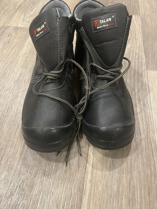 Рабочая спецовачная обувь 42р и 45р новые и теплые резиновые сапоги