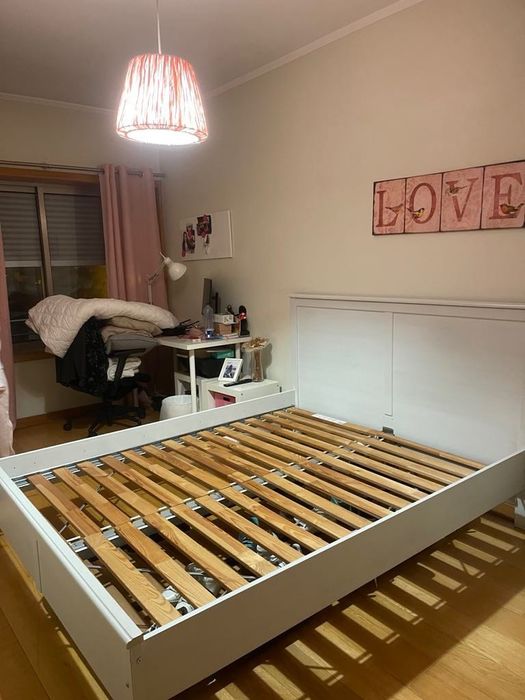 Cama king size branca