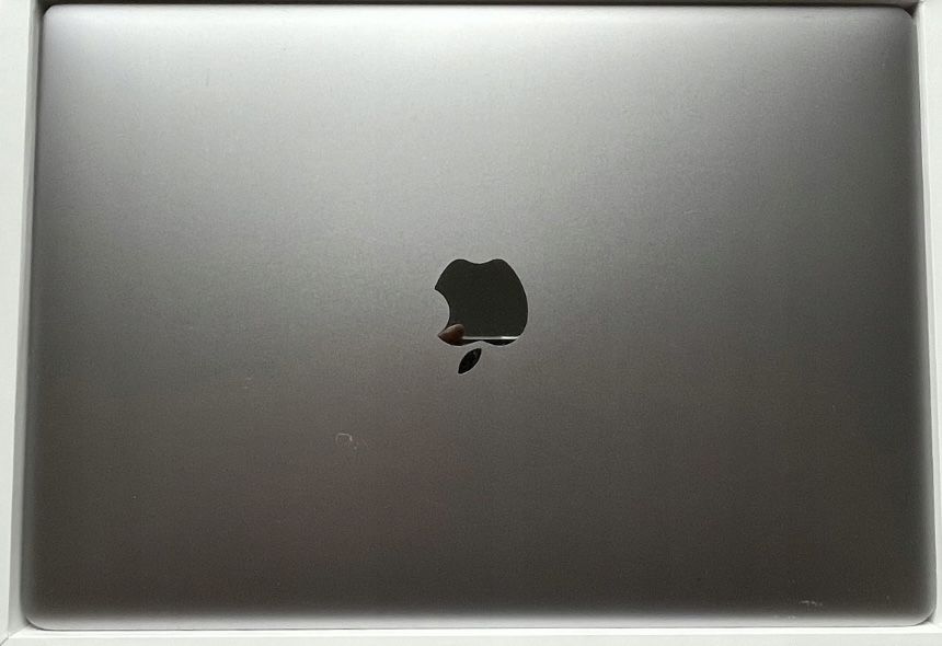 Apple MacBook Pro 13 A1708  i7 16 GB  512 GB  2017  Space Gray