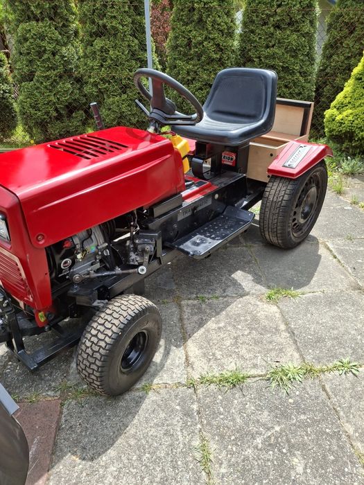 Traktor Traktorek Ciągnik SAM z pługiem do odśnieżania