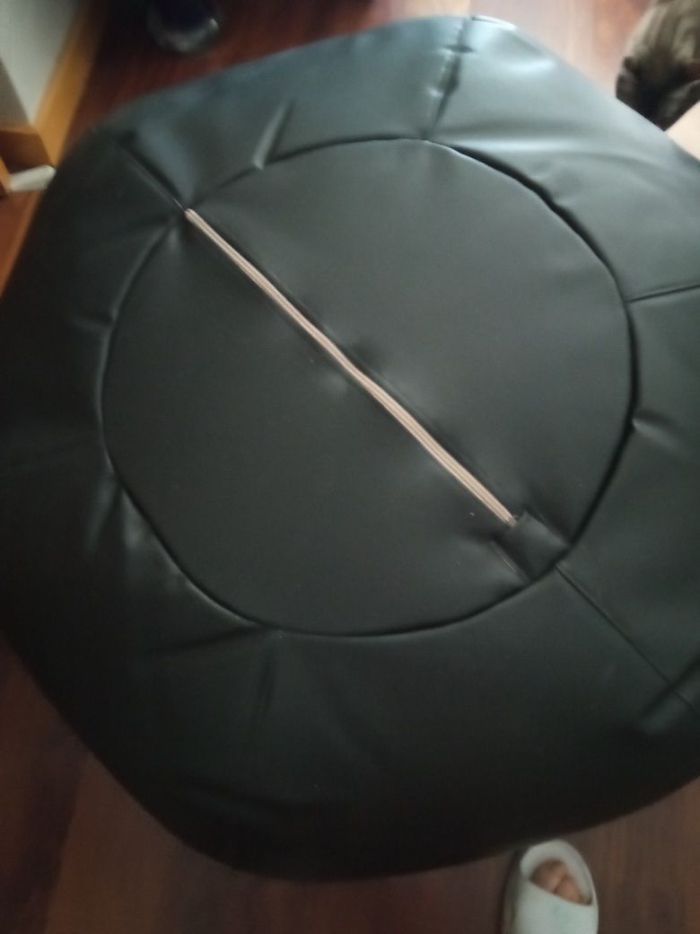 Putf preto Simi novo com fecho
