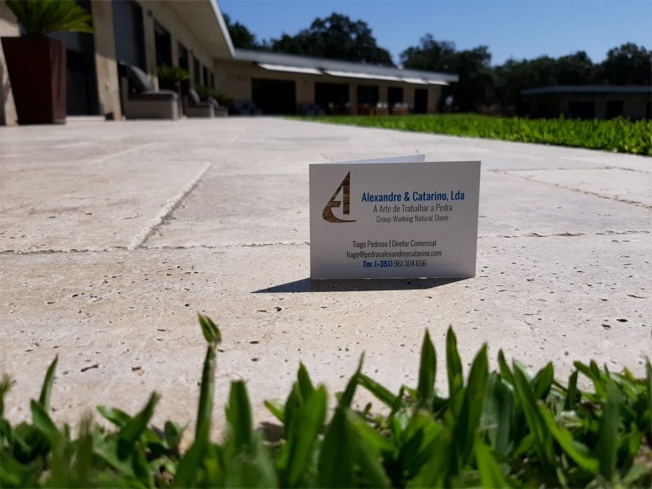 Pavimento em marmore beje