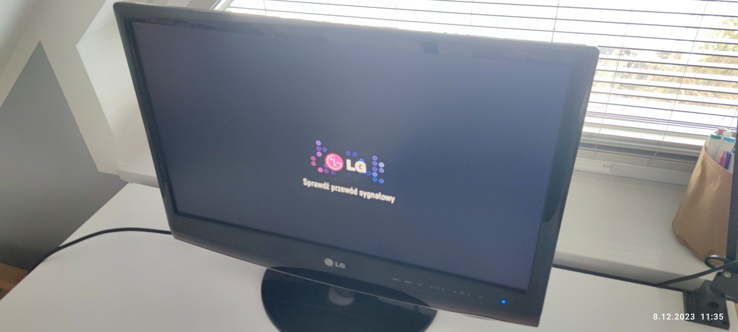 Monitor z TV LG M2262DP 22"