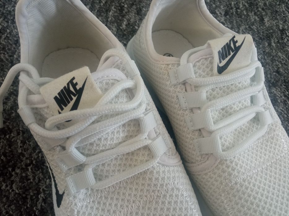 Buty Nike białe lekkie r. 37