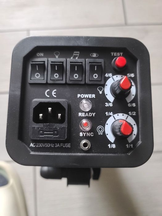 Імпульсне студійне світло Walimex CY-150 CR импульсный студийный свет