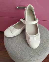 Białe buty komunijne dziewczęce baleriny rzepy 34