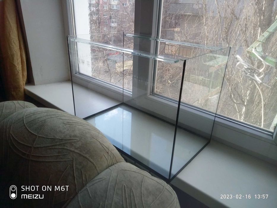 Продам аквариум обьемом 40л650 грн. На смс не отвечаю звоните