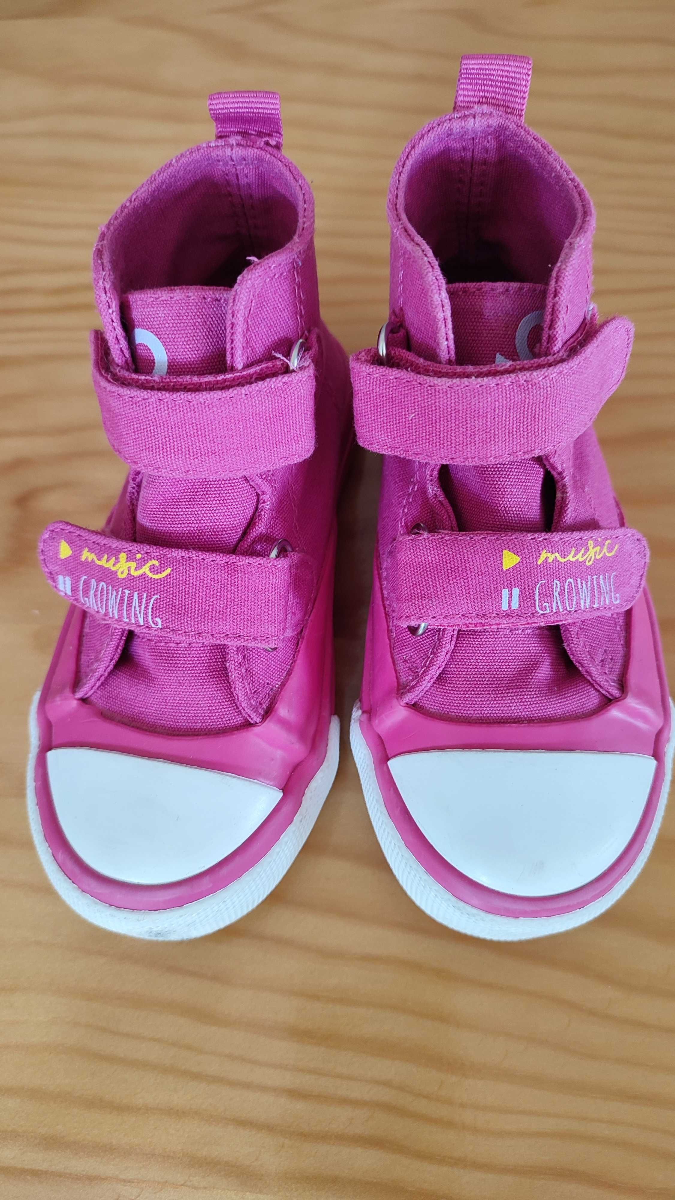 Sapatilhas de criança. Benetton. Tamanho 24.
