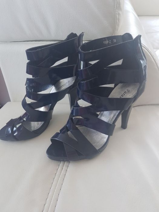 Nowe Granatowe Lakierowane Sandalki Gladiatorki r. 39