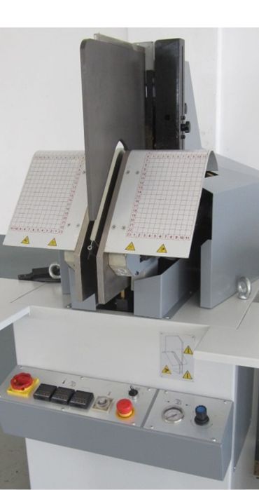 Máquina de vergar gaspeas como nova.