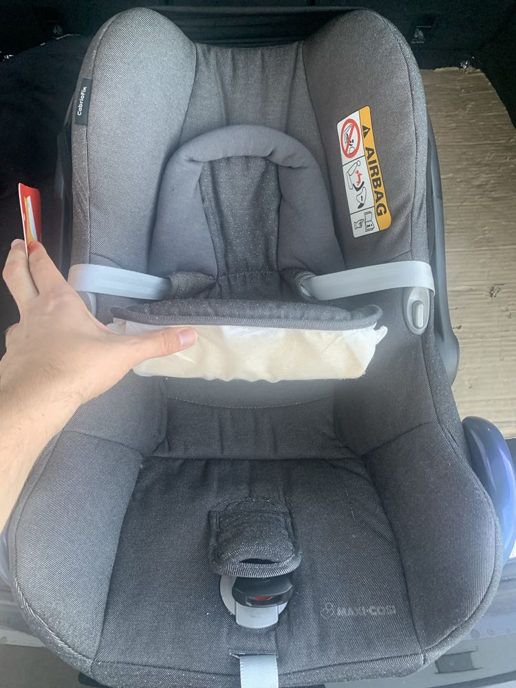 Maxi-Cosi CabrioFix + baza EasyFix ISOFIX + lusterko BeSafe + adaptery