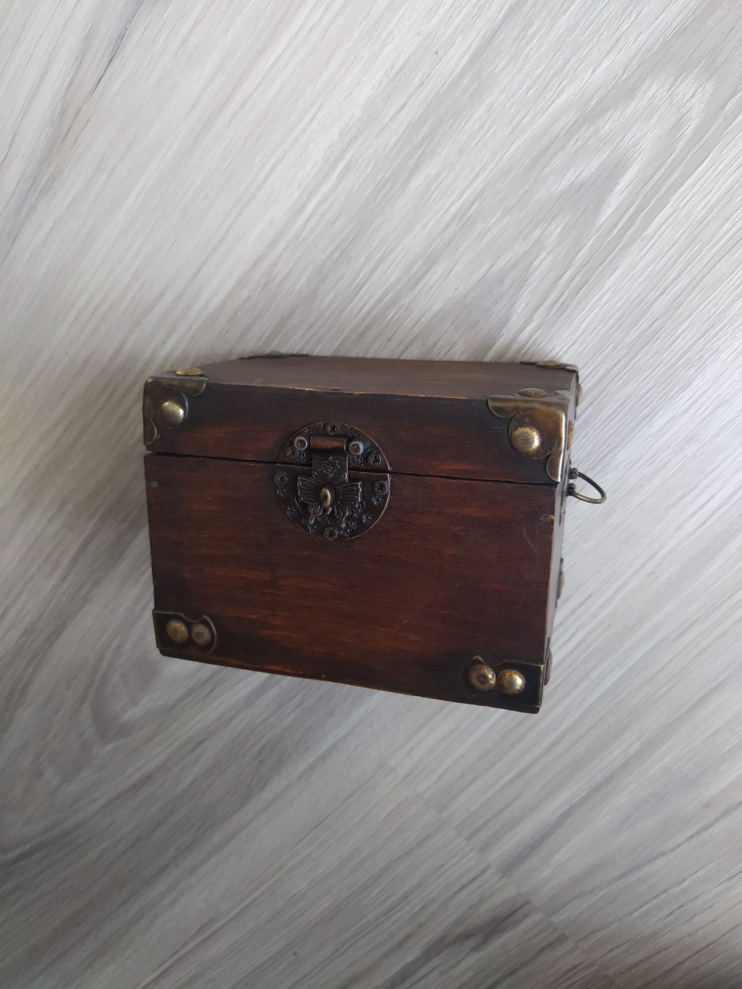 Stary drewniany kuferek pudełko na biżuterię 14cm
