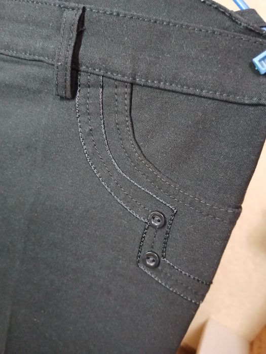 Жіночі чорні брюки палаццо з утепленням