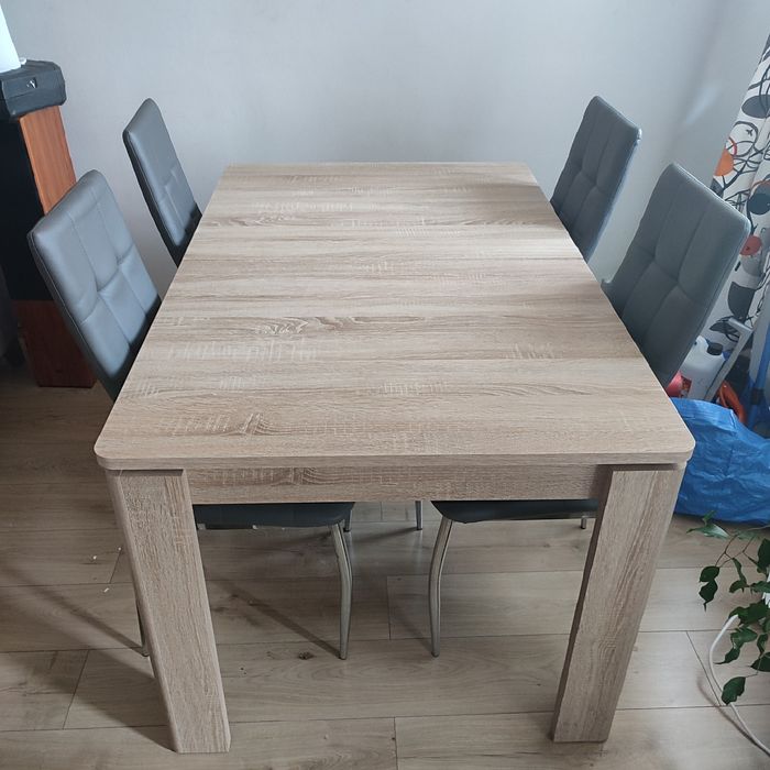 Stół jadalniany, bez krzeseł