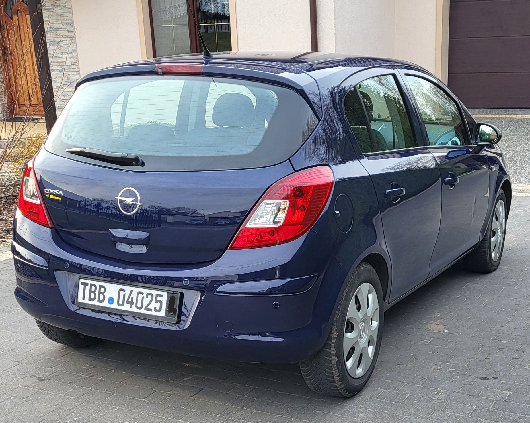 Opel corsa D 2009rok 1.2 benz 80ps klima 5drzwi parktroniki